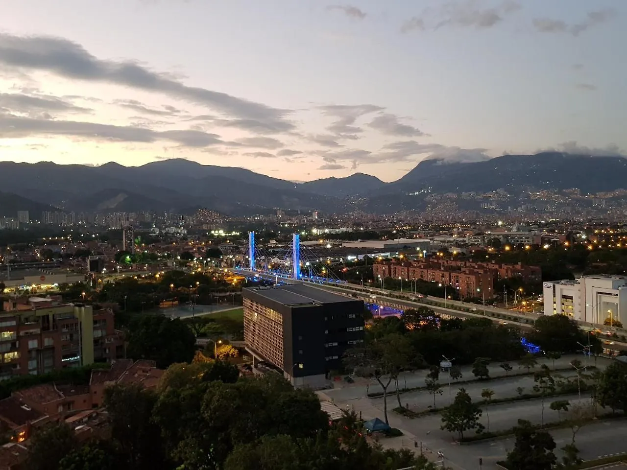 Aptos Alcazar Oviedo By Housy Host Medellin Aparthotel