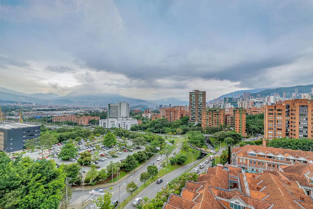 Aptos Alcazar Oviedo By Housy Host Medellin